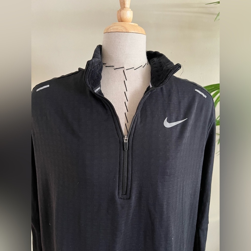 Nike Black Long Sleeve Pullover Running Shirt - Size L - Picture 2 of 10